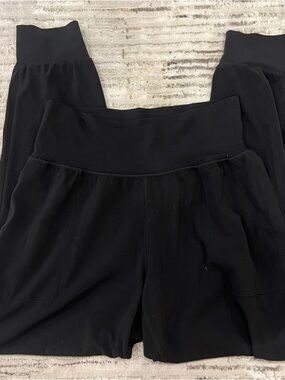 Athleta Black Salutation Jogger